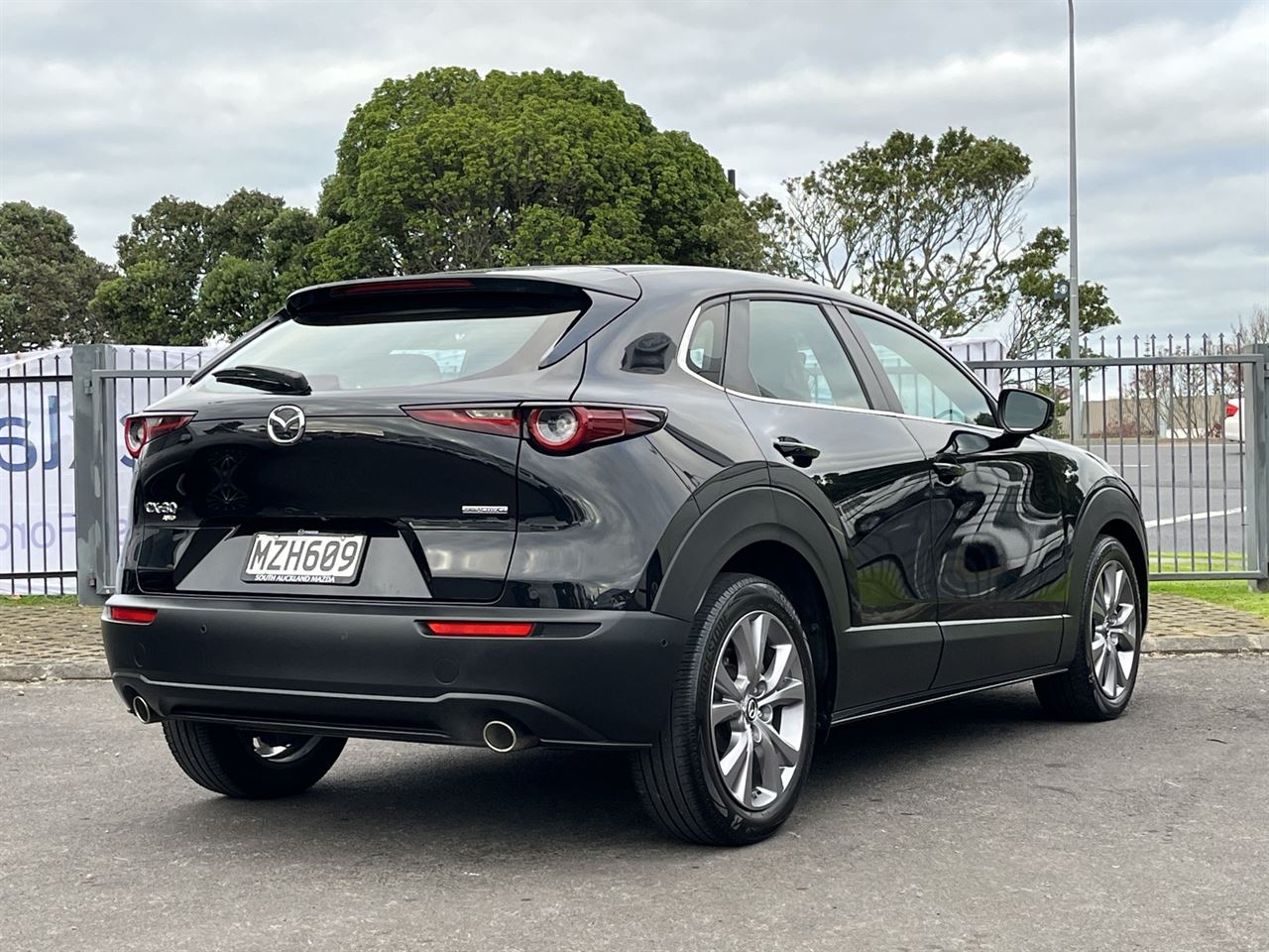 Vehicle image 5