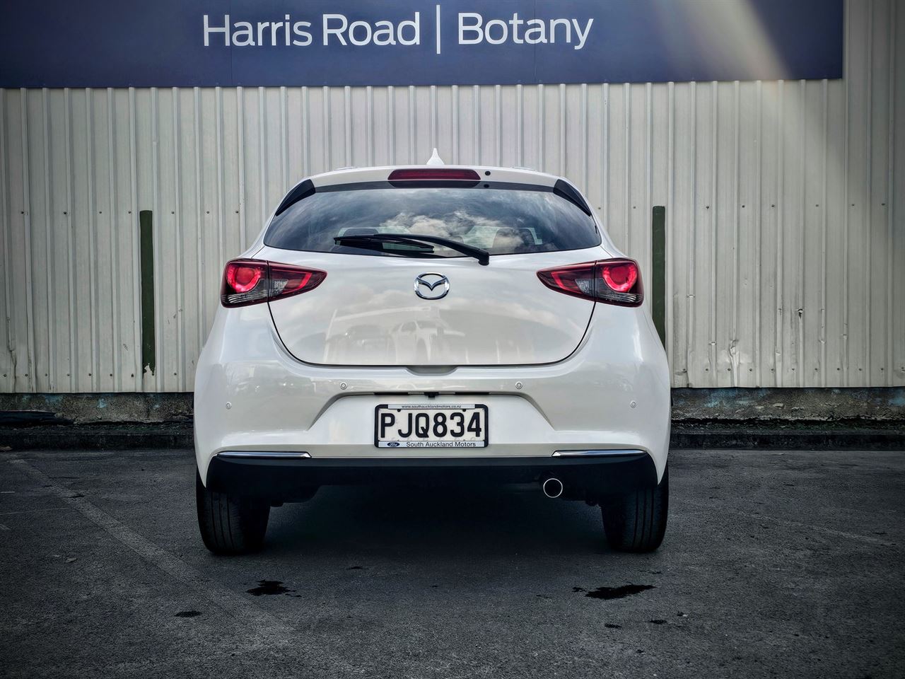 Vehicle image 5