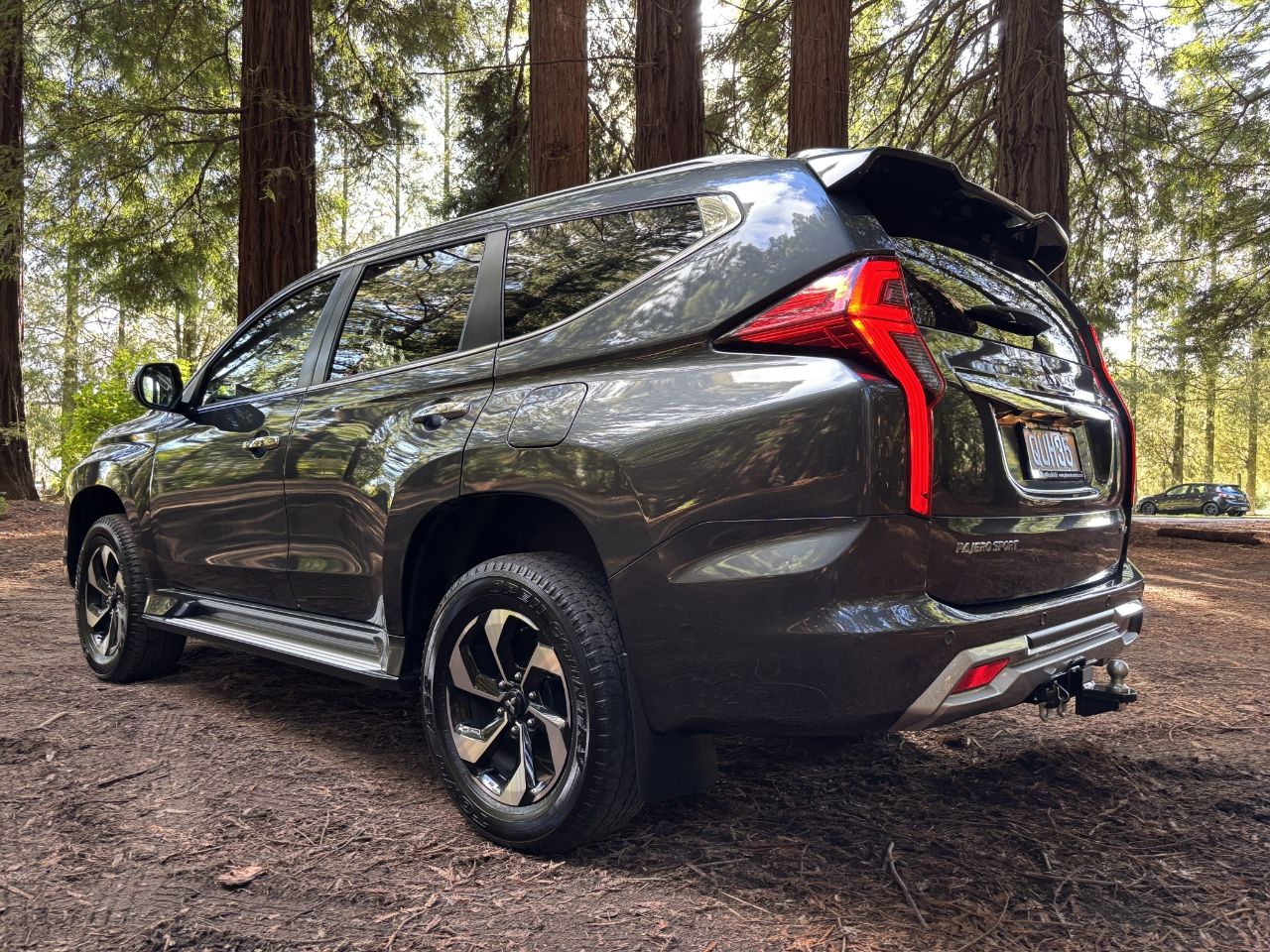 Vehicle image 5
