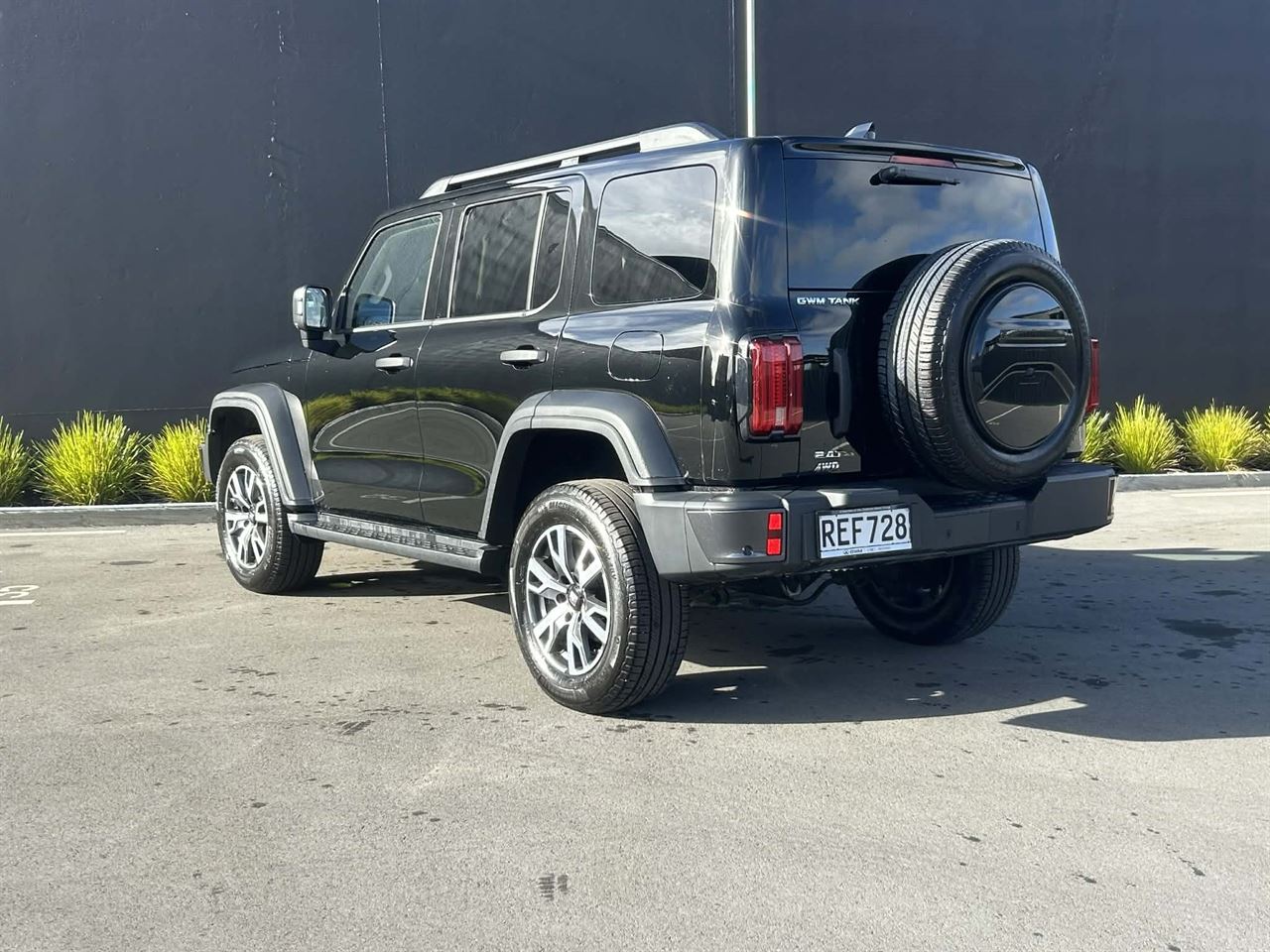 Vehicle image 4