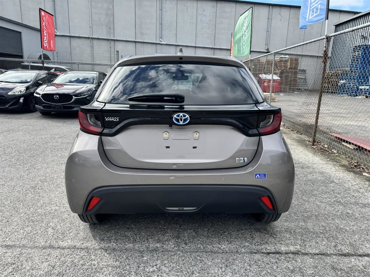 Vehicle image 5