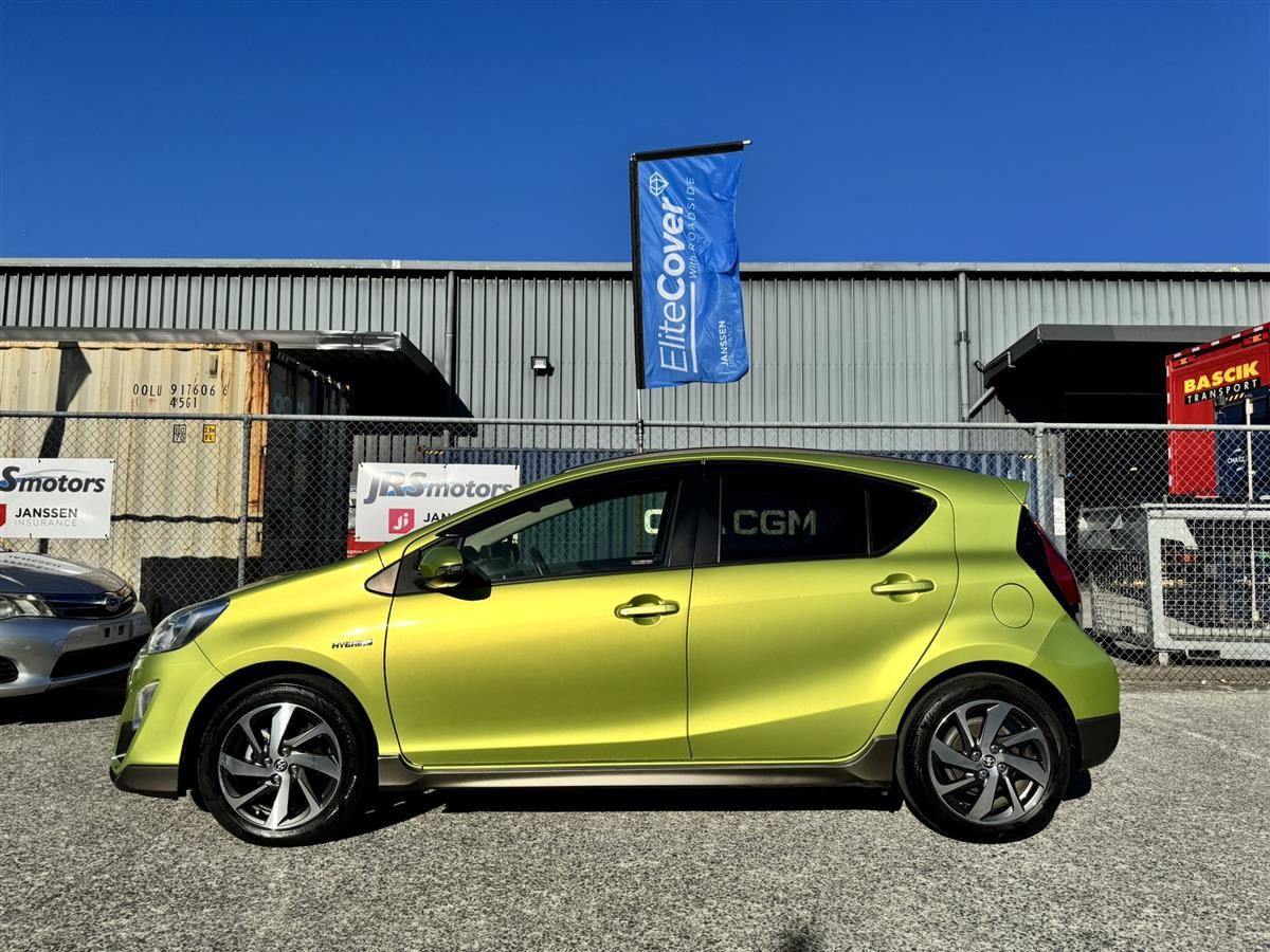 Vehicle image 3