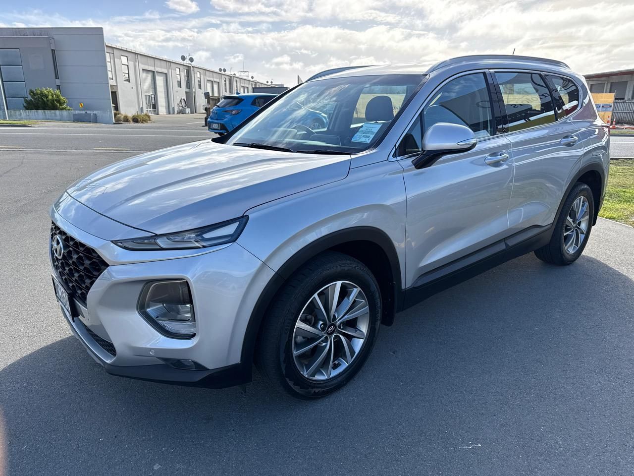 Vehicle image 4