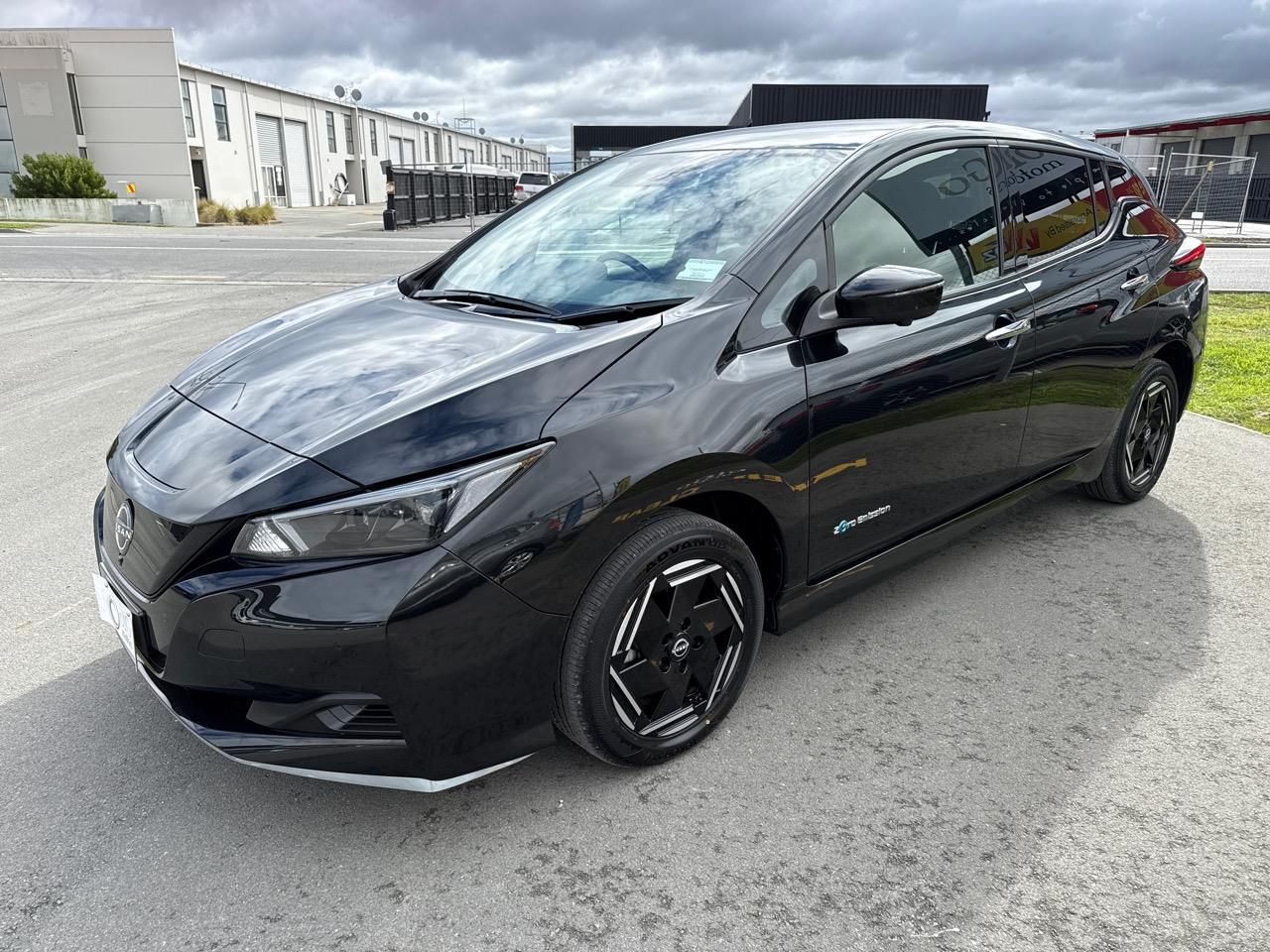 Vehicle image 4