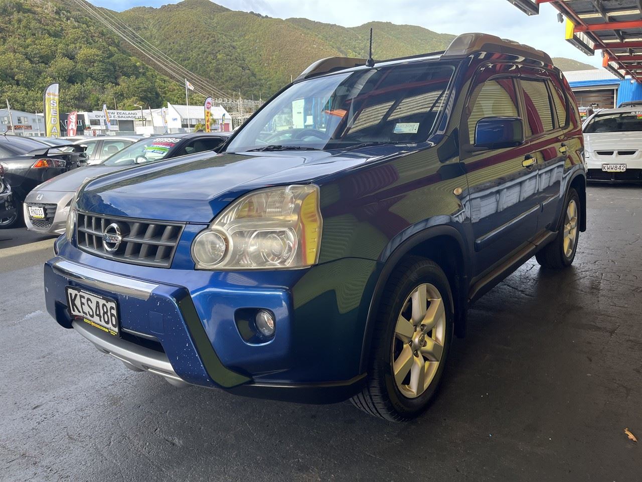 Vehicle image 3