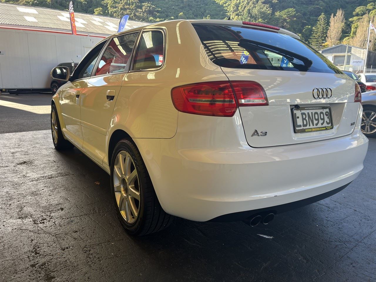 Vehicle image 4