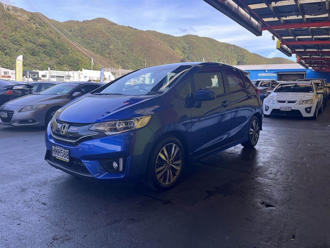 Vehicle image 3