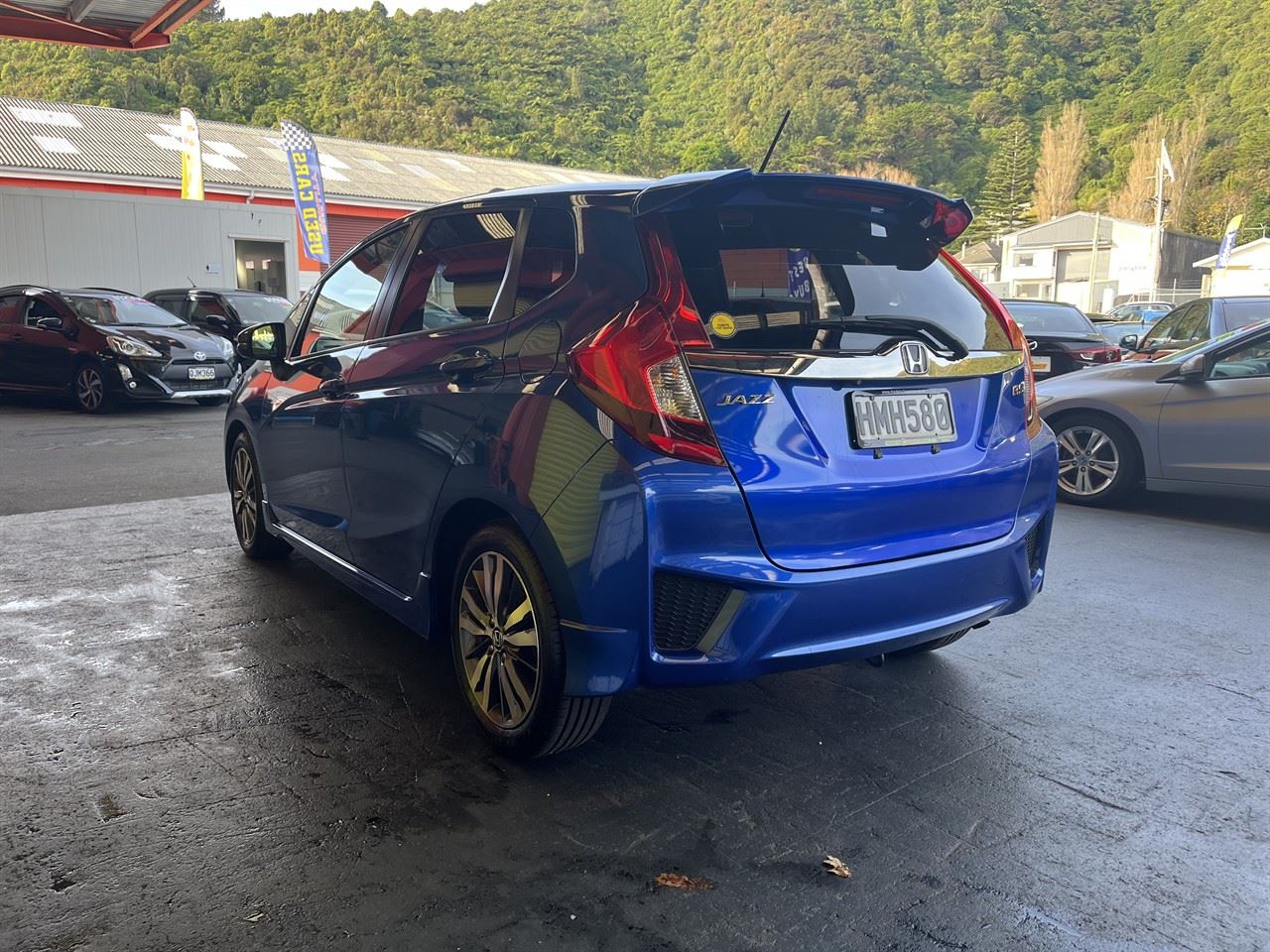 Vehicle image 4