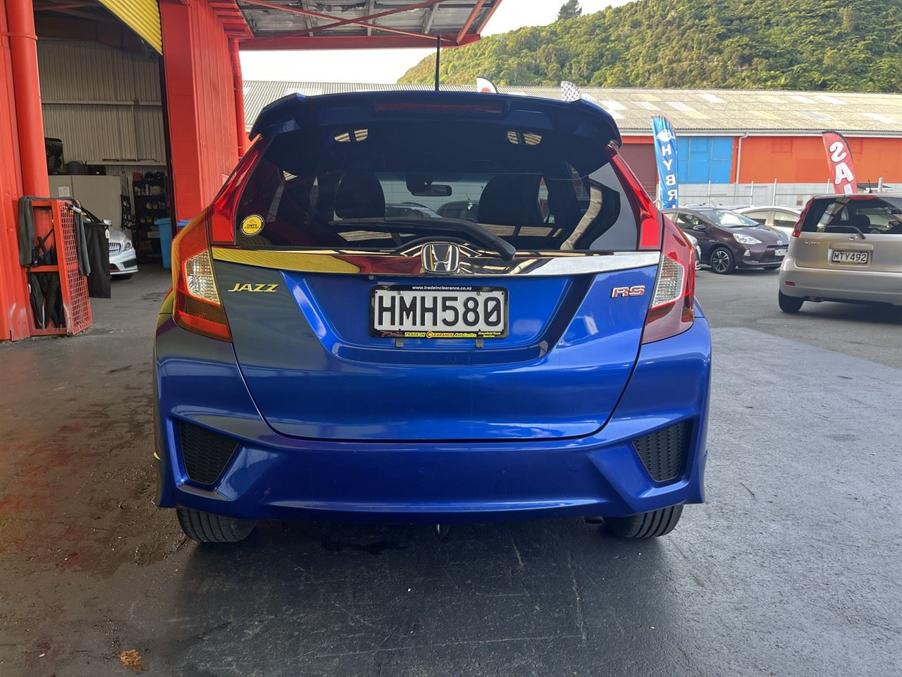 Vehicle image 5