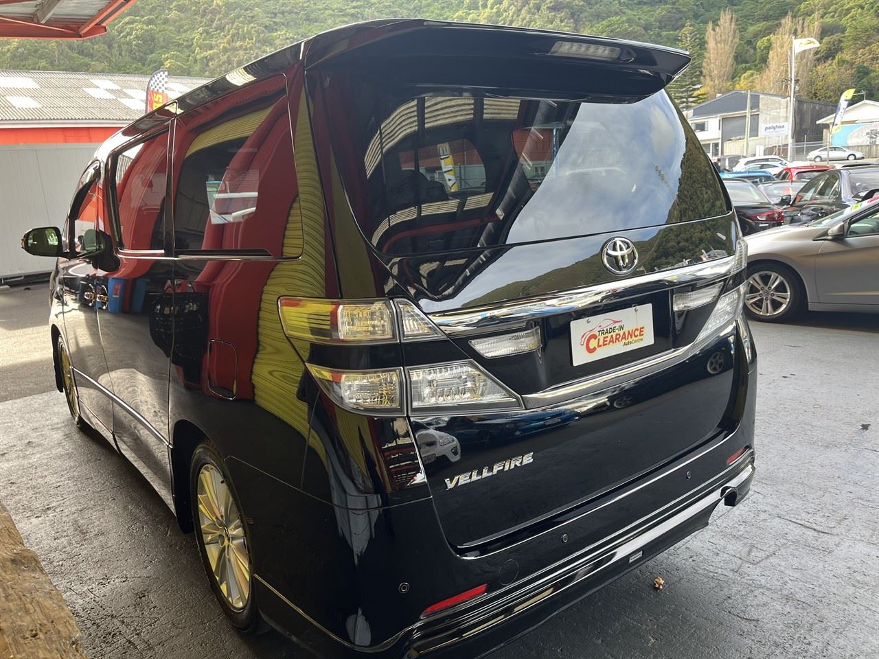 Vehicle image 4