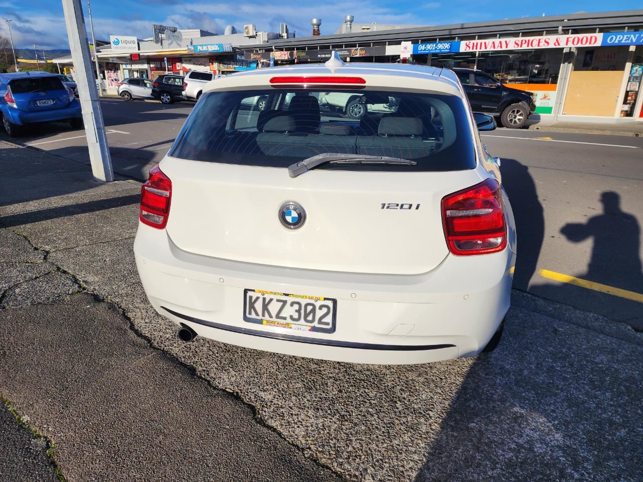 Vehicle image 4