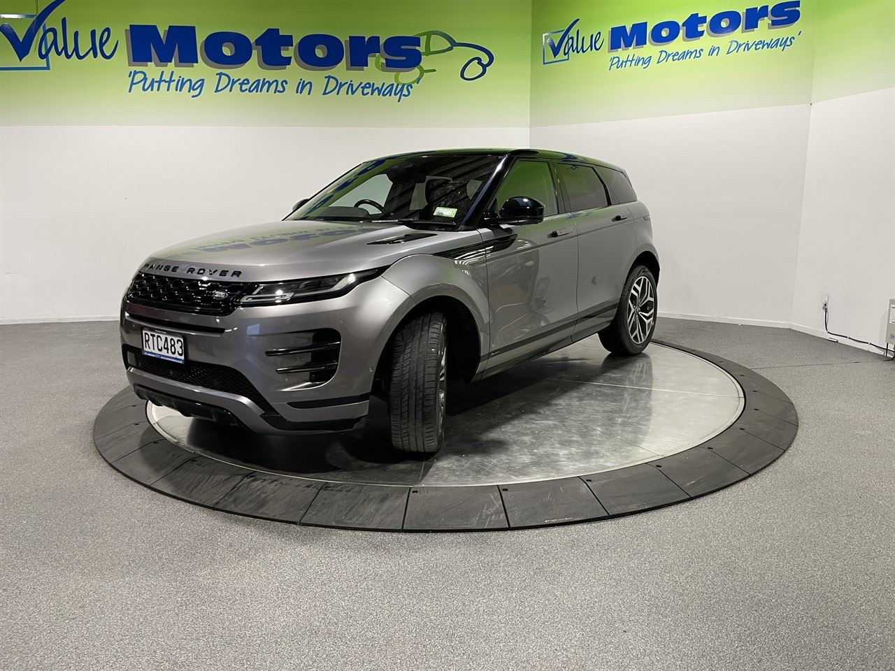 Vehicle image 3