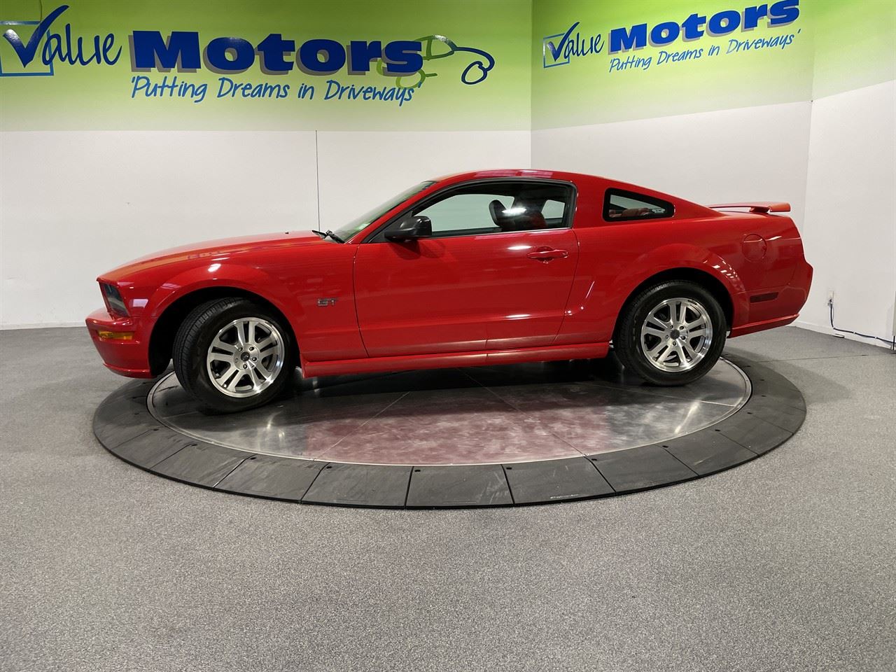 Vehicle image 4