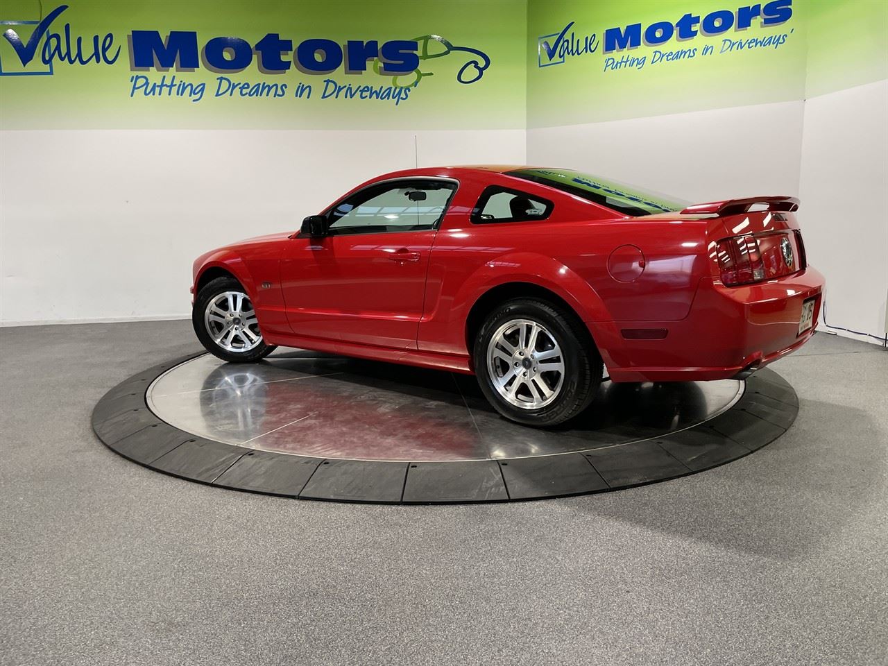Vehicle image 5