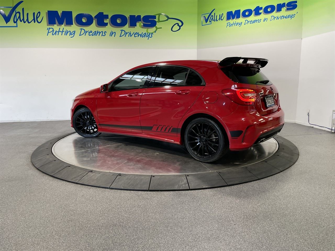 Vehicle image 5