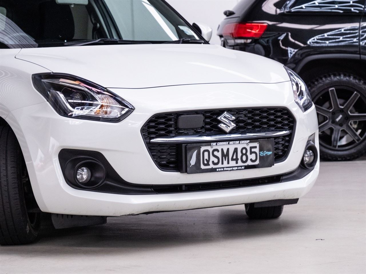 Vehicle image 5