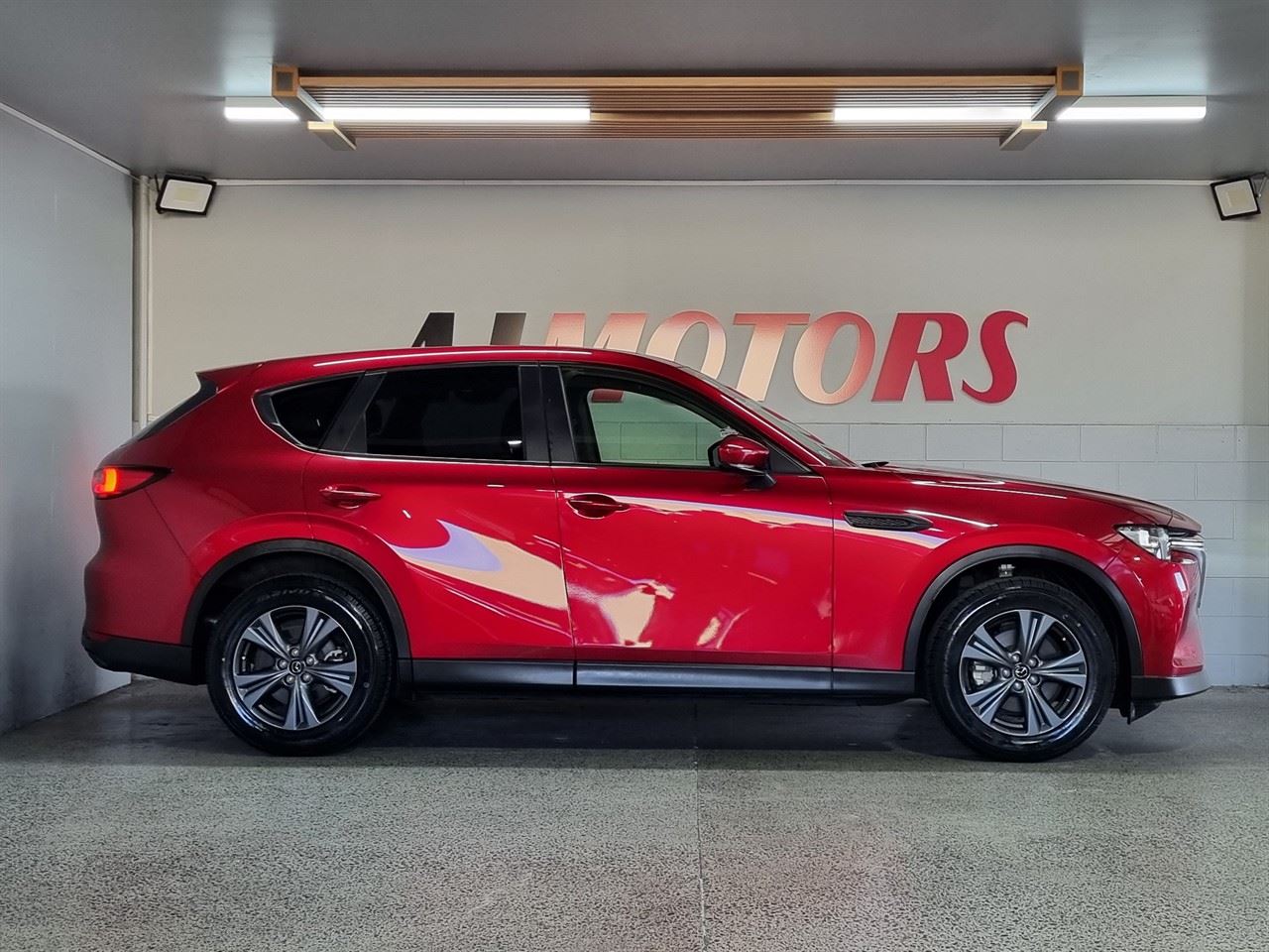 Vehicle image 5