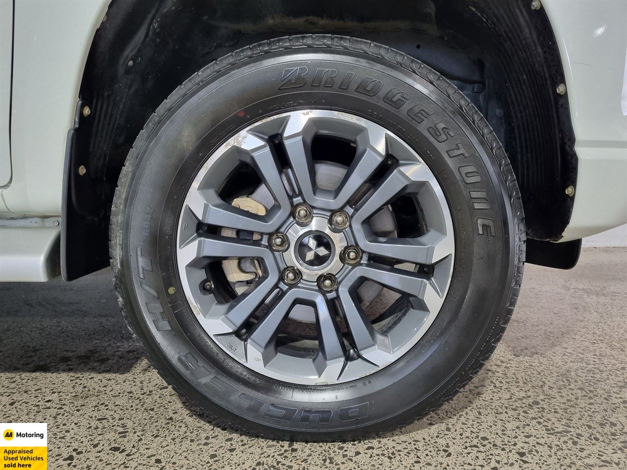Vehicle image 3