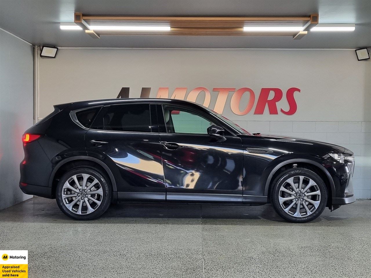 Vehicle image 5