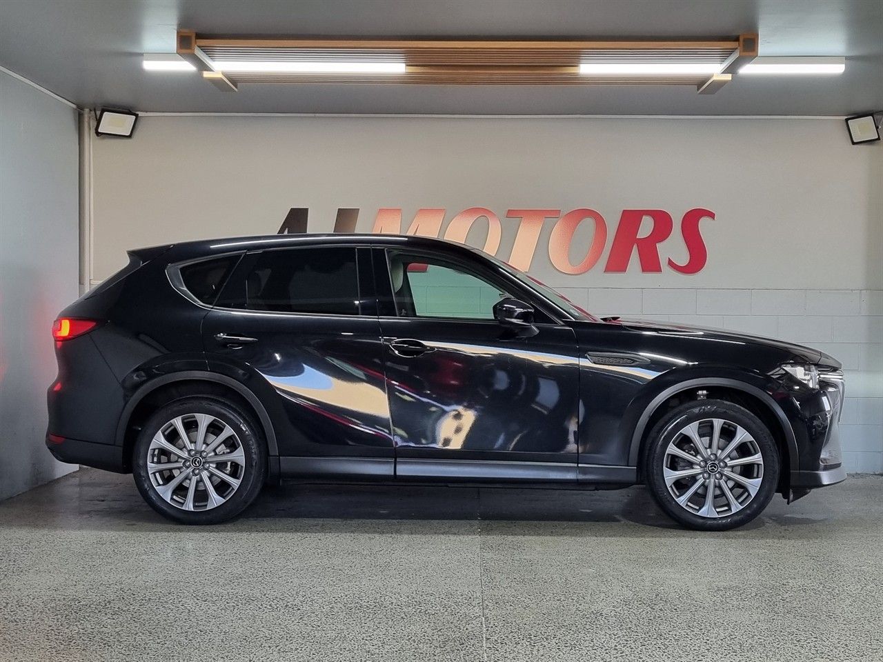 Vehicle image 5