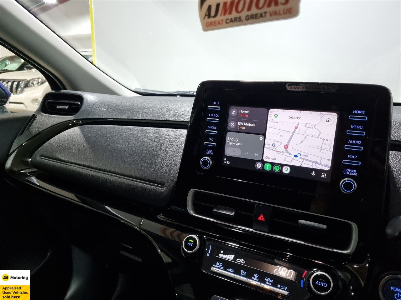 Vehicle image 3