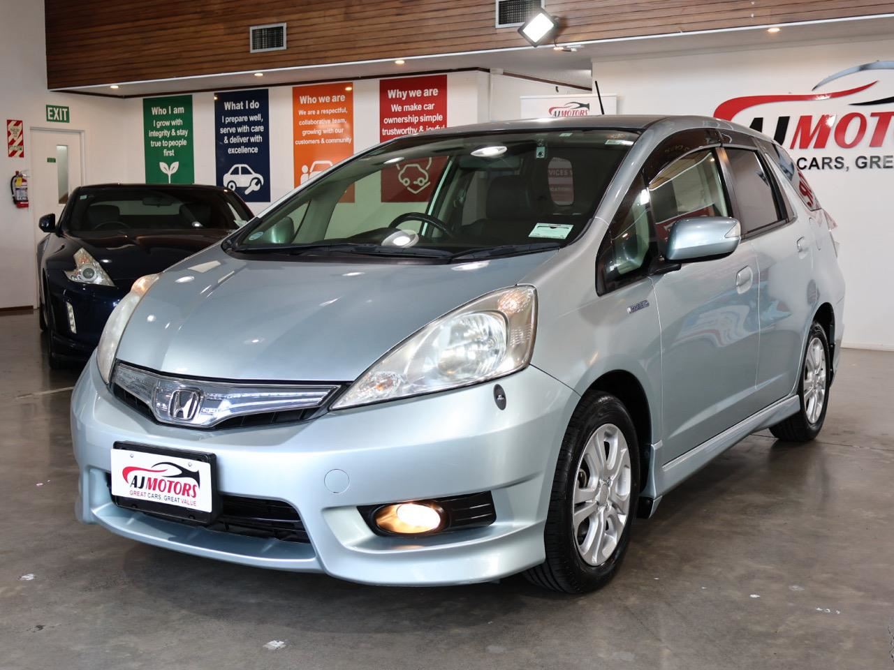 Vehicle image 3