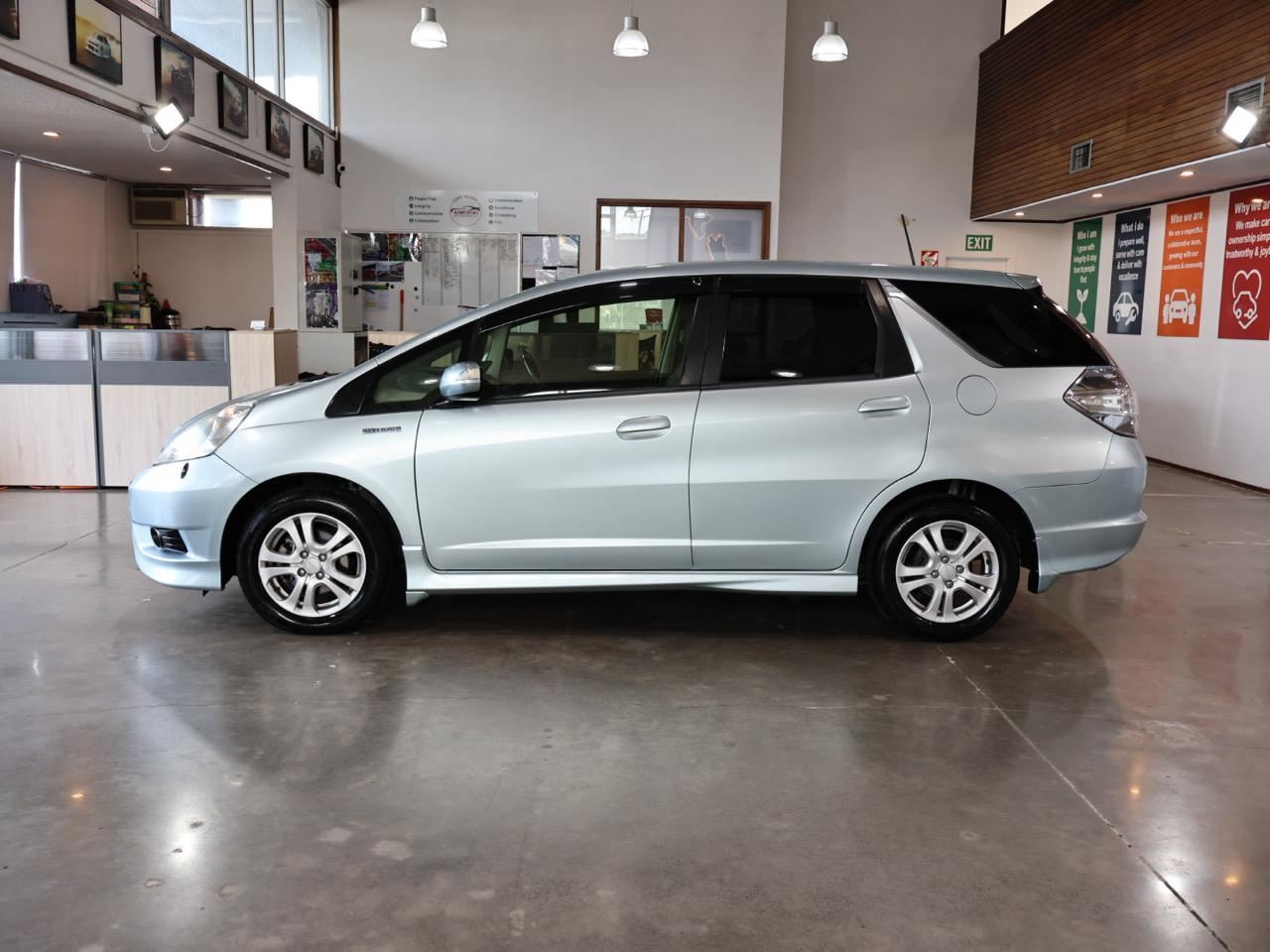 Vehicle image 5