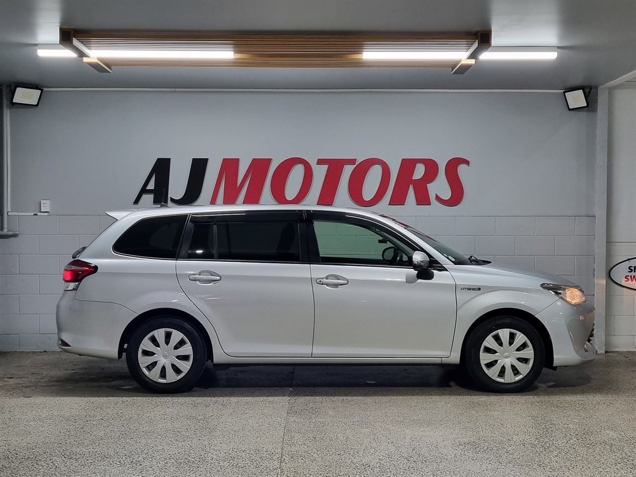 Vehicle image 5