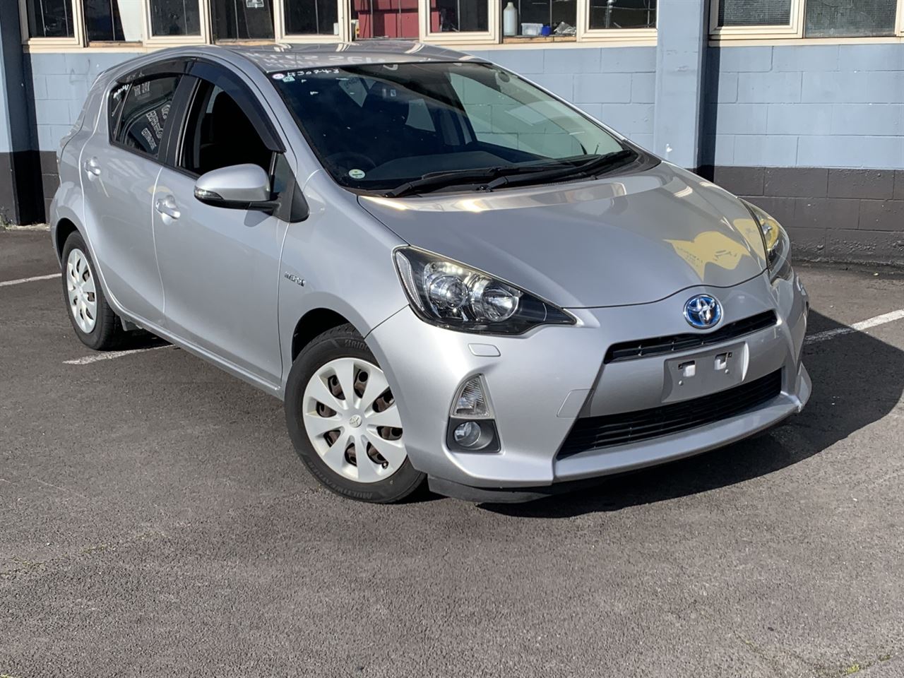 Vehicle image 3