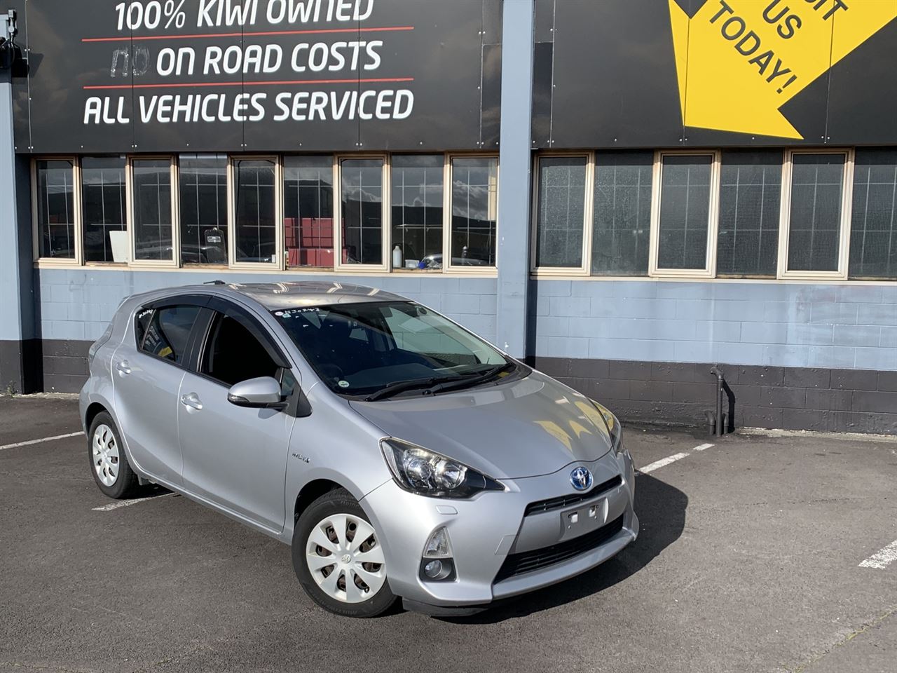 Vehicle image 4