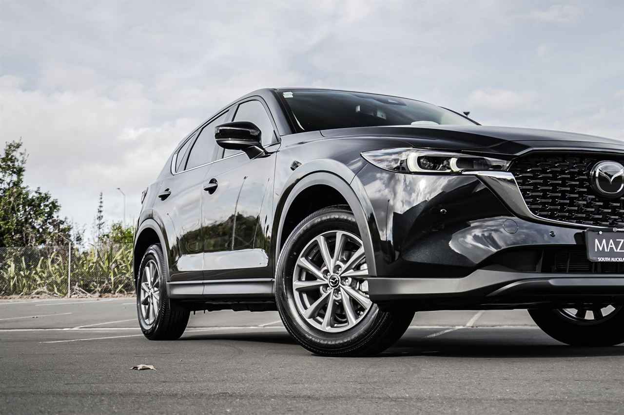 Vehicle image 5