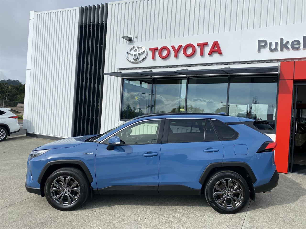 Vehicle image 3