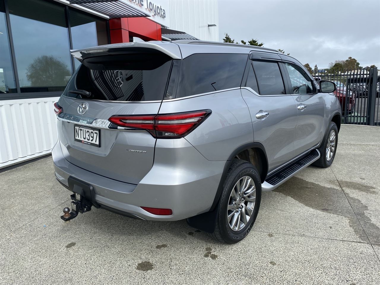 Vehicle image 3