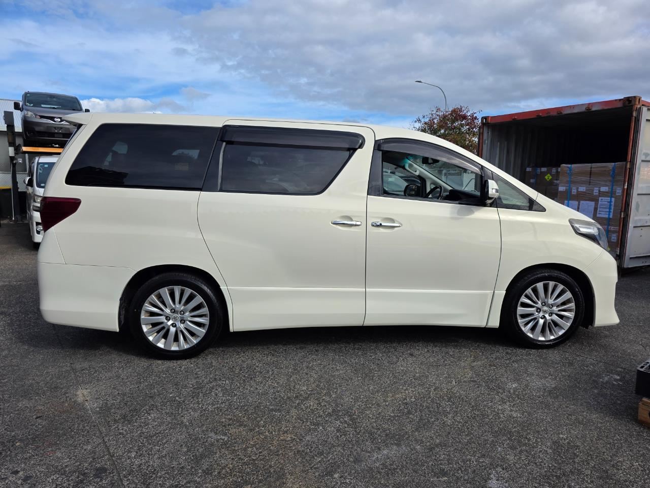Vehicle image 5