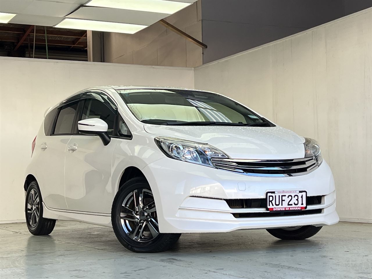 Vehicle image 3