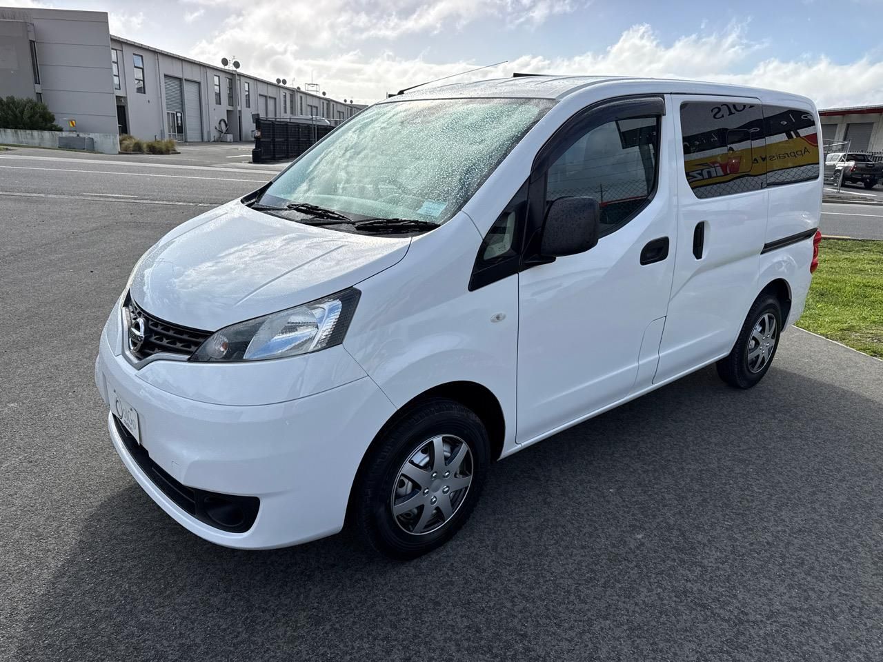 Vehicle image 4