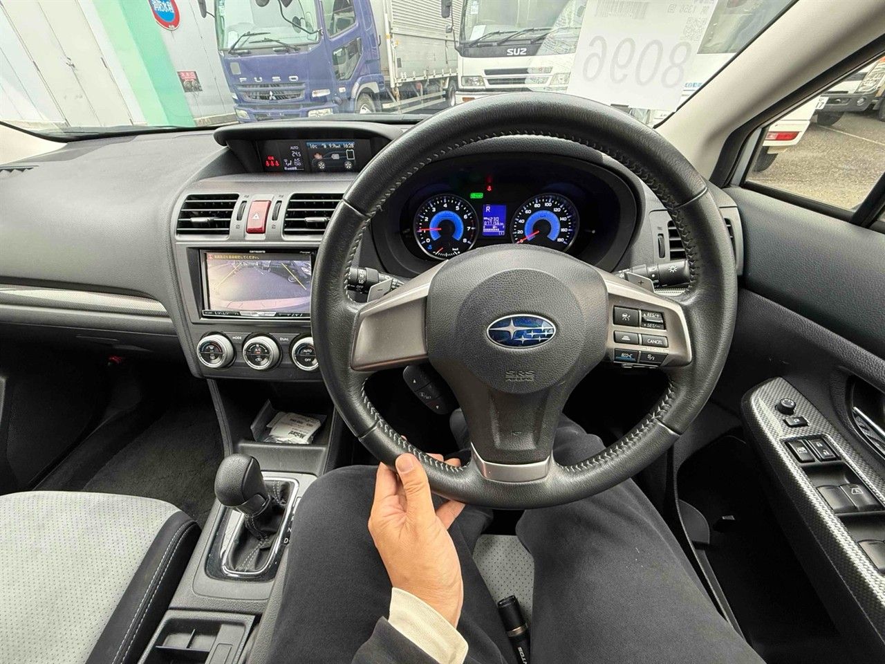Vehicle image 5