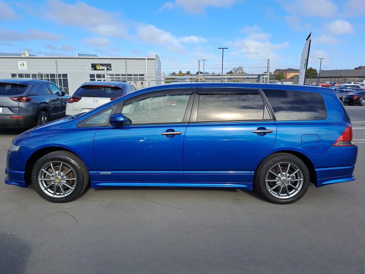 Vehicle image 4