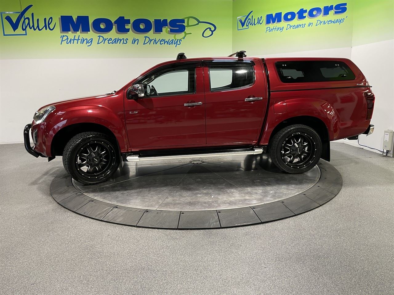 Vehicle image 4