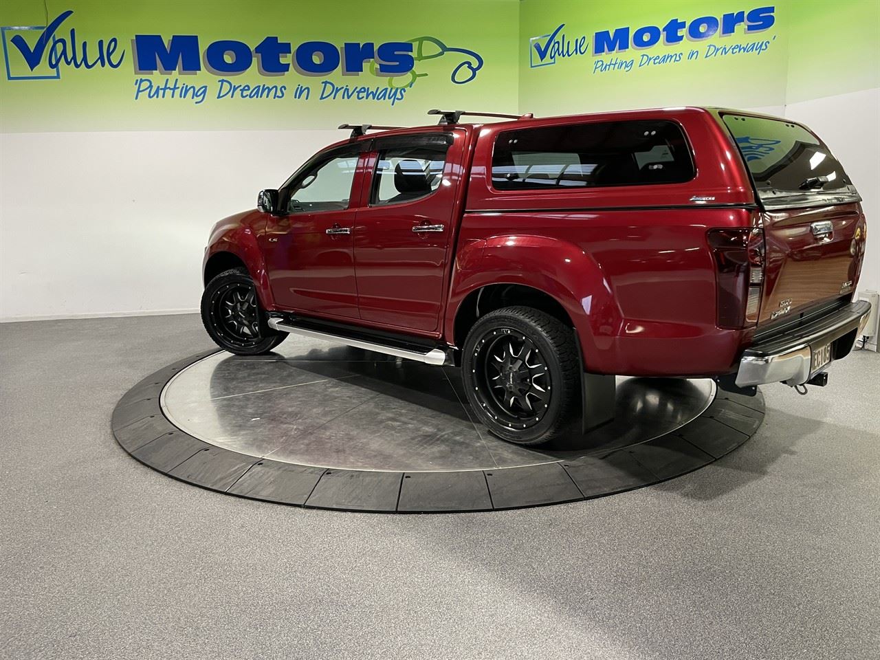 Vehicle image 5