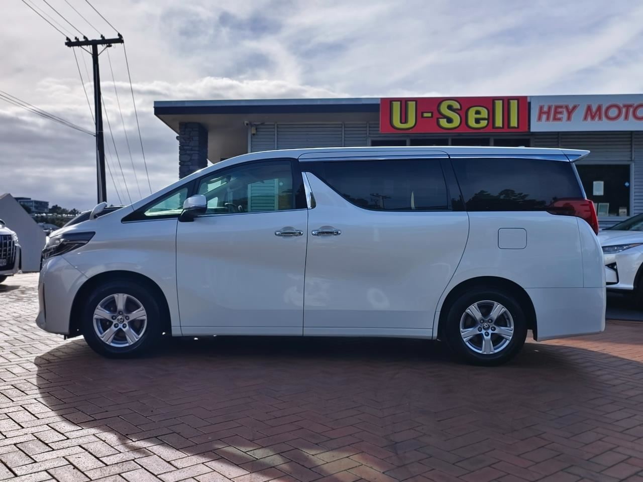 Vehicle image 4