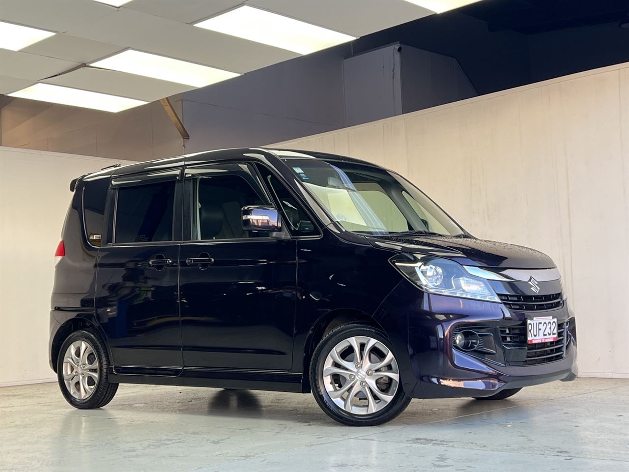 Vehicle image 4