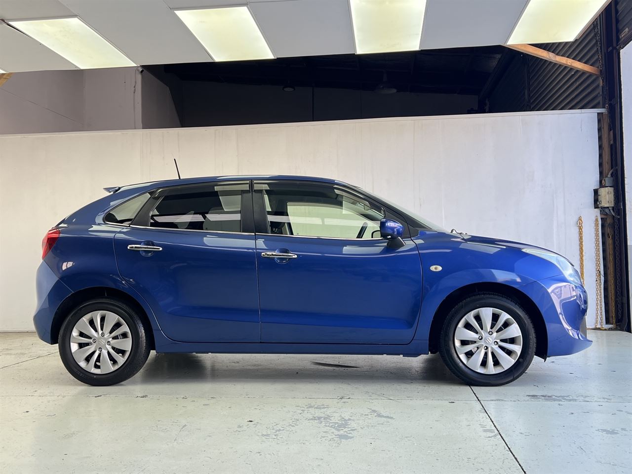 Vehicle image 5