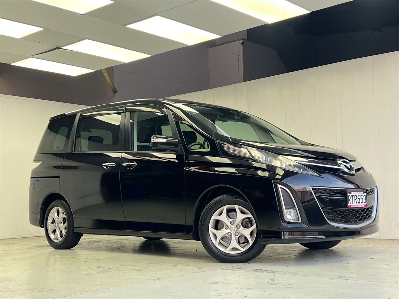 Vehicle image 4