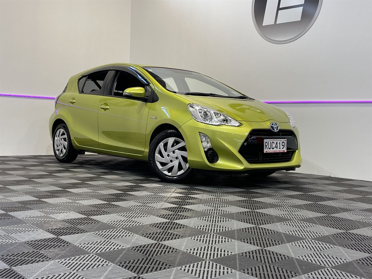 Vehicle image 1