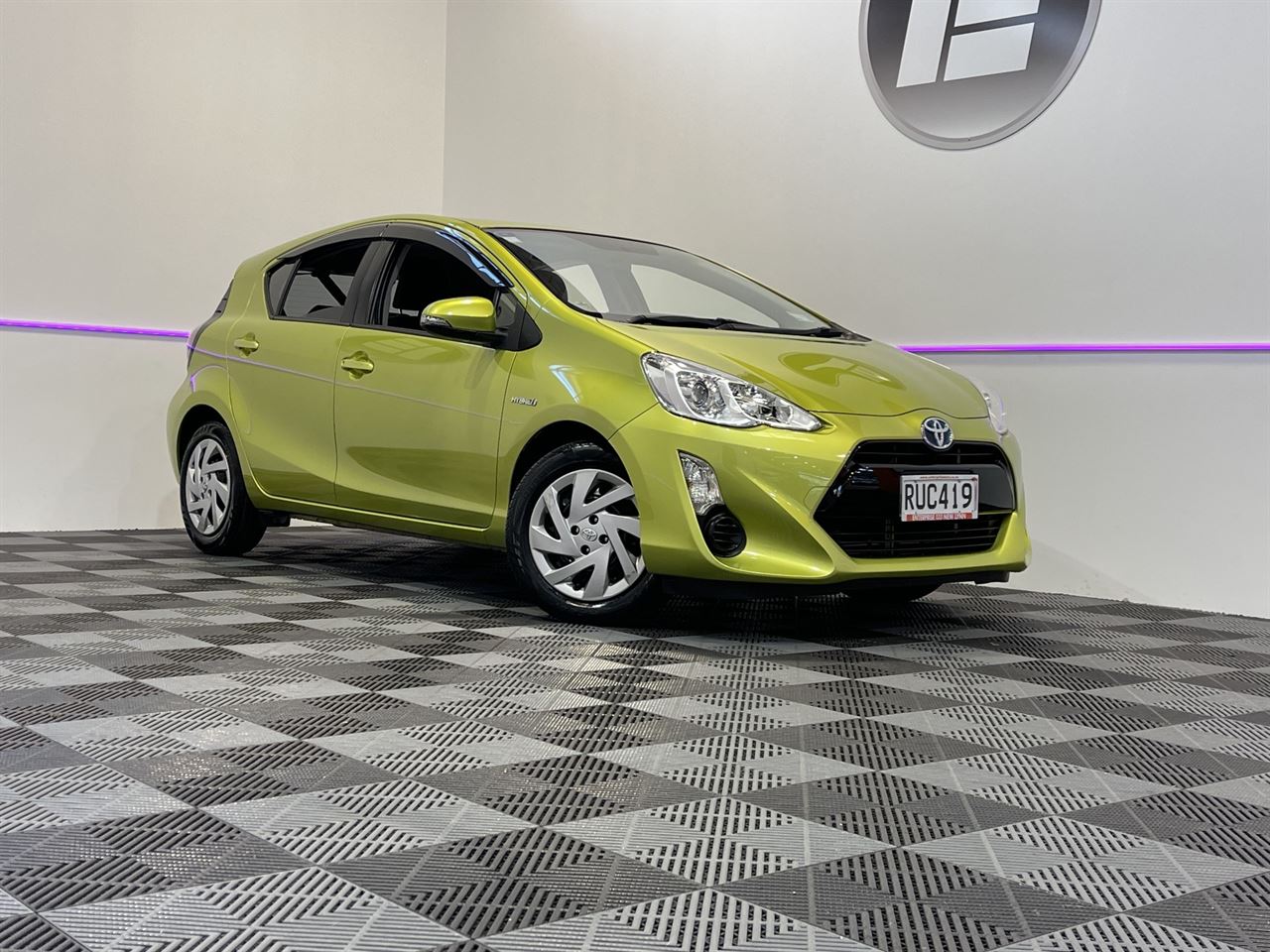 Vehicle image 1