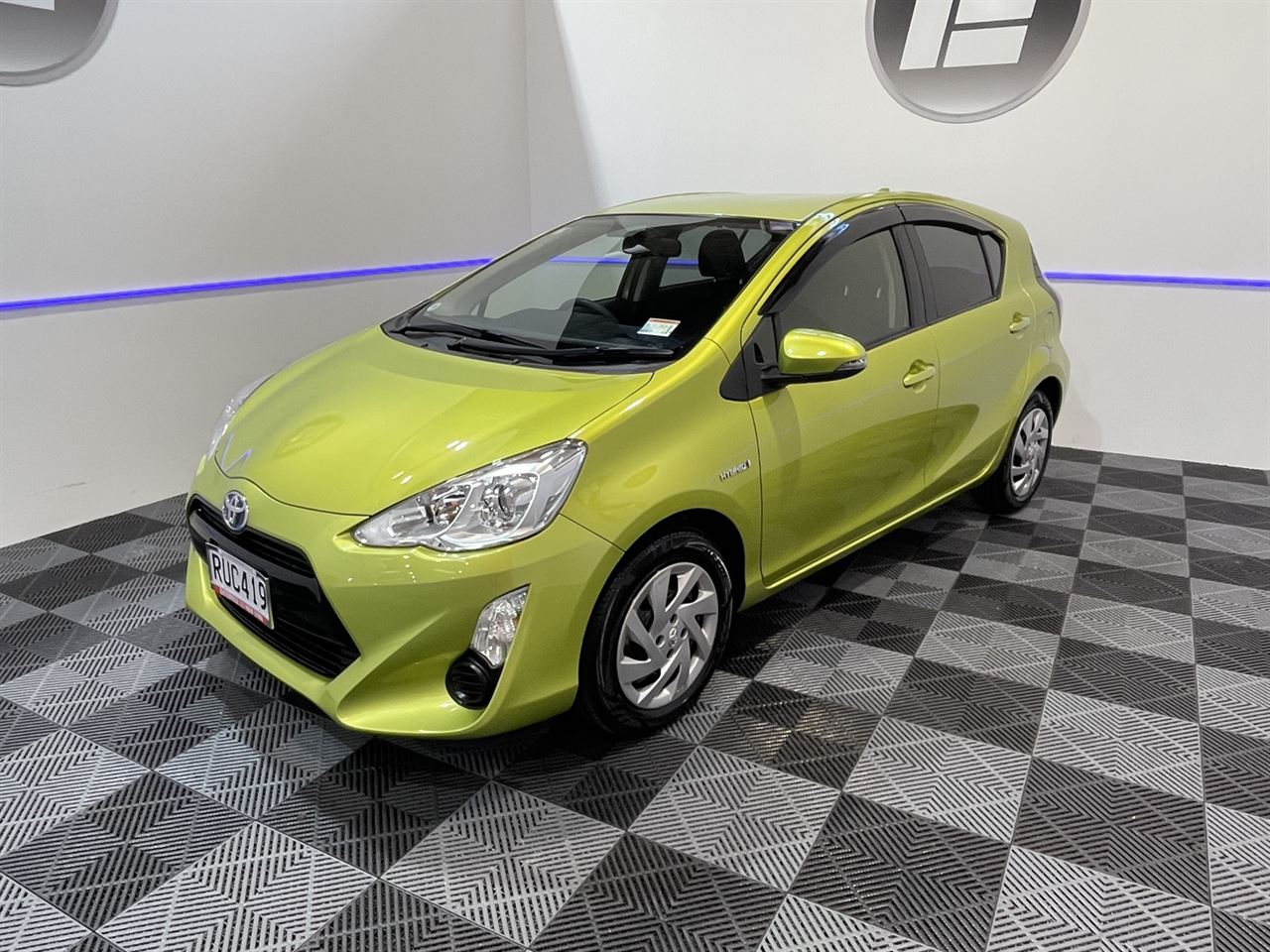 Vehicle image 3