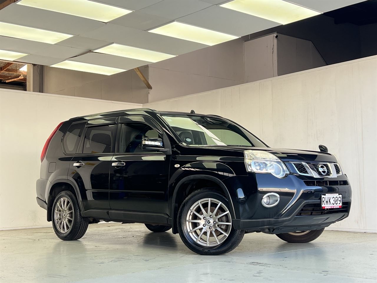 Vehicle image 4