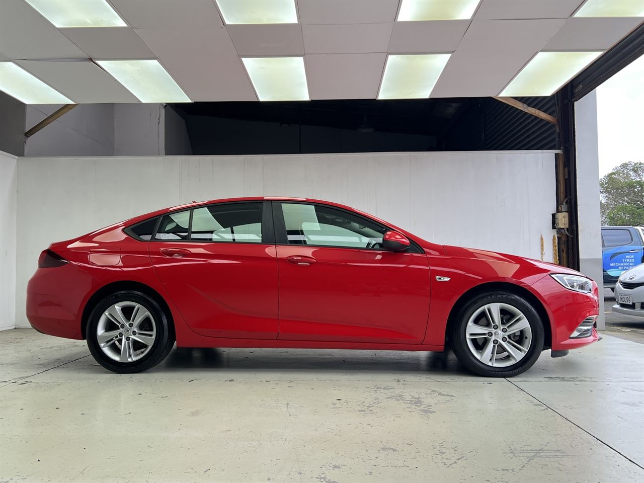 Vehicle image 5