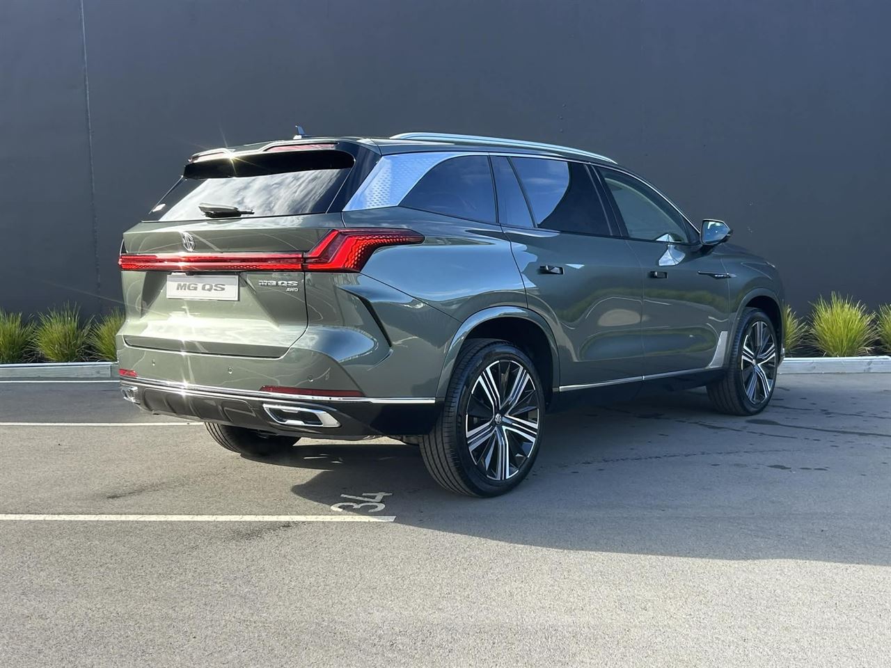 Vehicle image 3